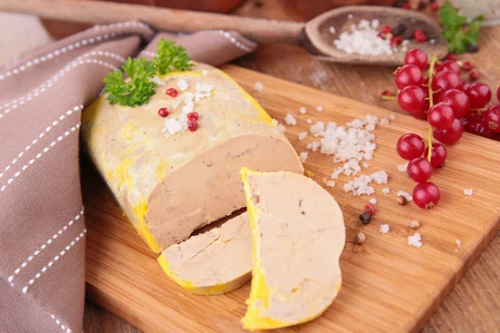 Manger un excellent foie gras mi cuit